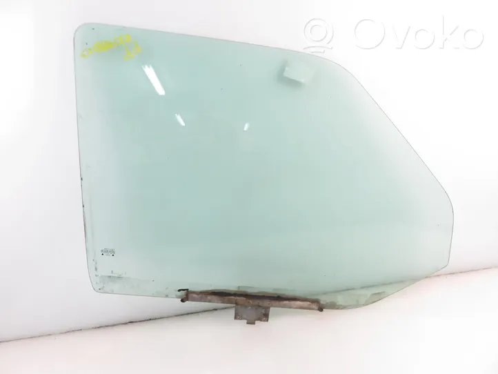 Infiniti QX60 L50 priekšējo durvju stikls (četrdurvju mašīnai) 