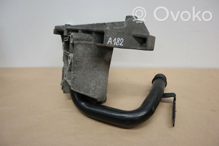 Audi A8 S8 D3 4E Supporto di montaggio della pompa del servosterzo 059145169AA