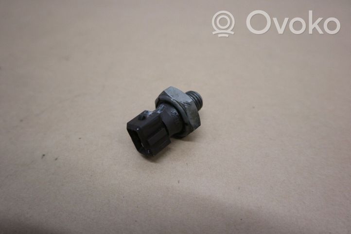 BMW 3 E90 E91 Oil pressure sensor 8611273