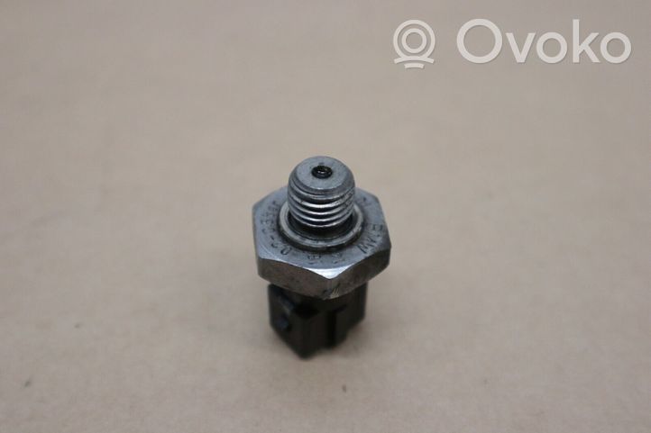 BMW 3 E90 E91 Oil pressure sensor 8611273