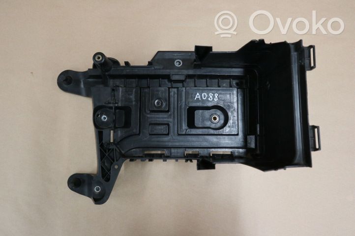 Audi A3 S3 A3 Sportback 8P Akumulatora nostiprināšanas pamatne 1K0915325A