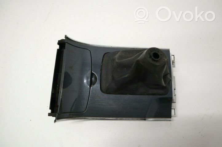 Mazda 6 Rivestimento in plastica cornice della leva del cambio GR1C64334