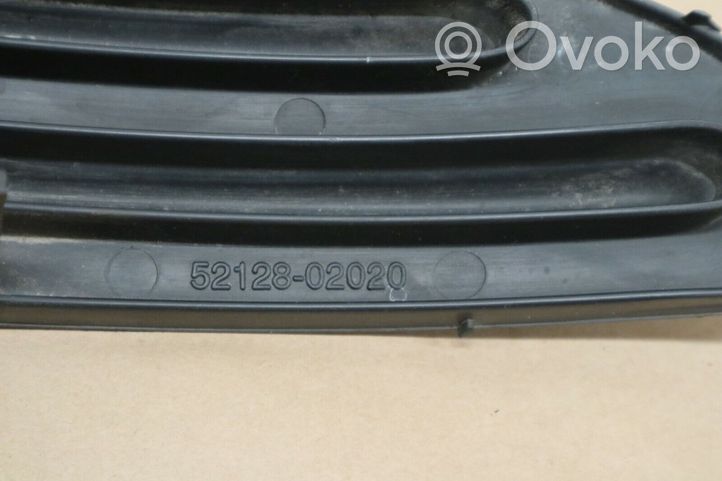 Toyota Corolla E120 E130 Etupuskurin alempi jäähdytinsäleikkö 5212802020