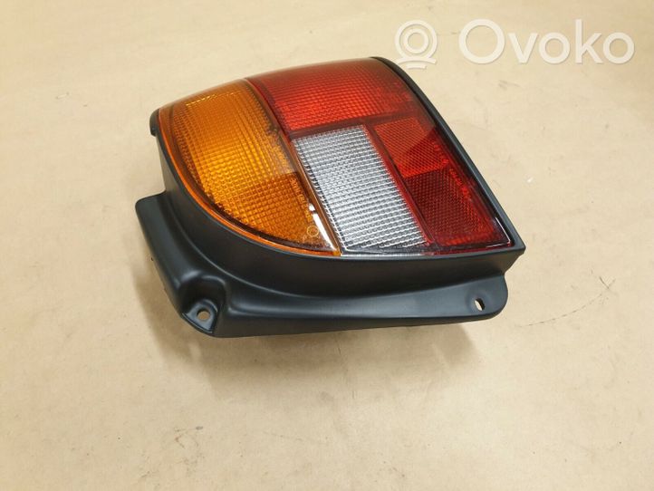 Subaru Vivio Feux arrière / postérieurs 84201KC040