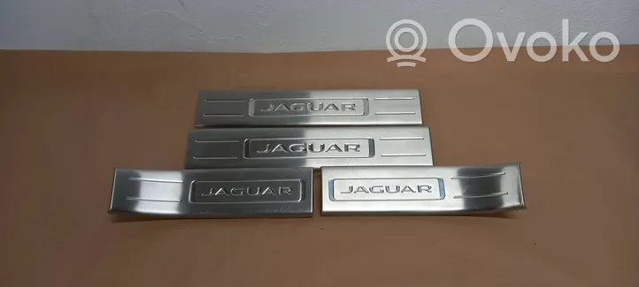 Jaguar XJ X351 Garniture de protection de seuil intérieur AW9313200AE