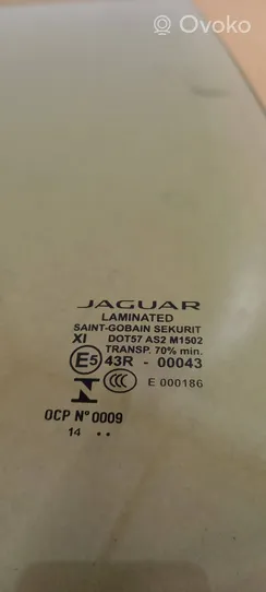 Jaguar XJ X351 aizmugurējo durvju stikls E000186