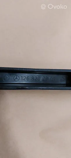 Mercedes-Benz 380 560SEC C126 Éclairage de plaque d'immatriculation 1268202909