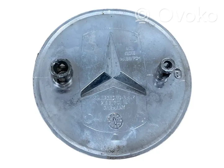 Mercedes-Benz A W176 Emblemat / Znaczek 2188170116