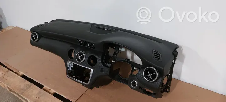 Mercedes-Benz A W176 Панель 