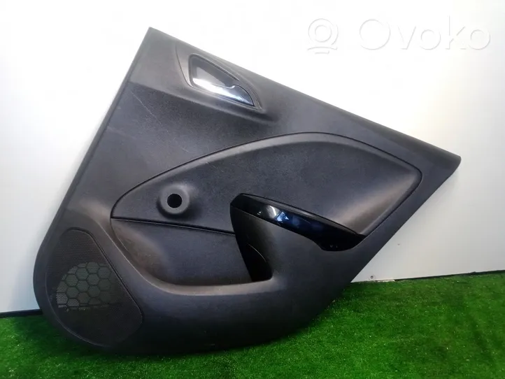 Opel Corsa E Boczki / Poszycie drzwi tylnych 