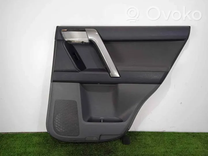 Toyota Land Cruiser (J150) Garniture panneau de porte arrière 6763060D20C4