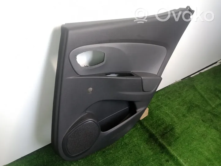 Renault Clio IV Boczki / Poszycie drzwi tylnych 