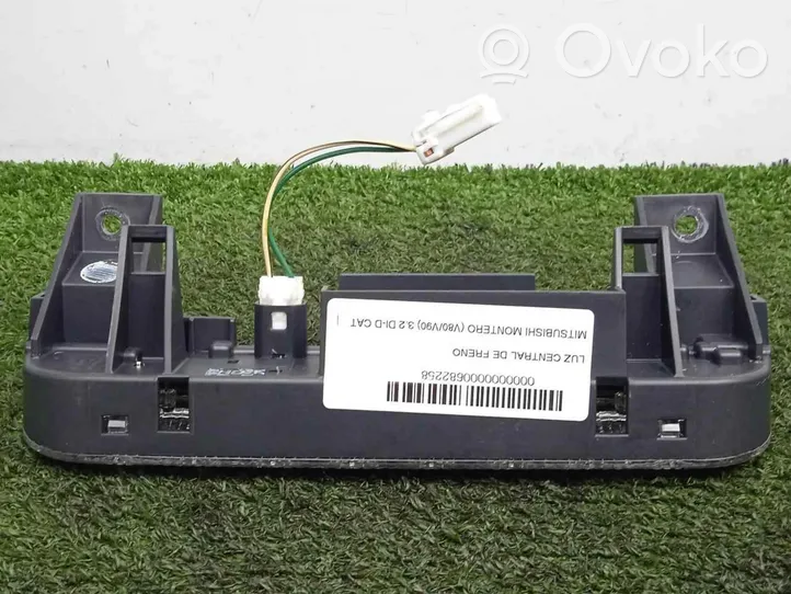 Mitsubishi Montero Trzecie światło stop 8334A089