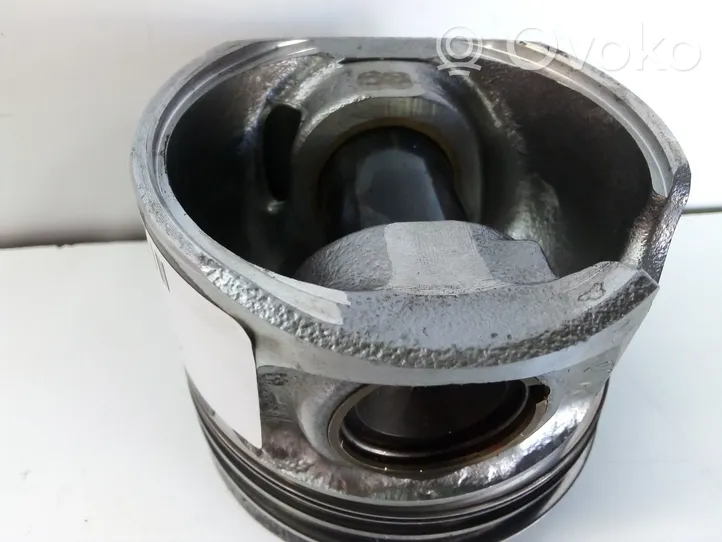 Audi A5 8T 8F Piston 79016