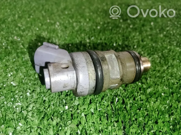 Toyota Previa (XR10, XR20) I Injecteur de carburant 2325076010