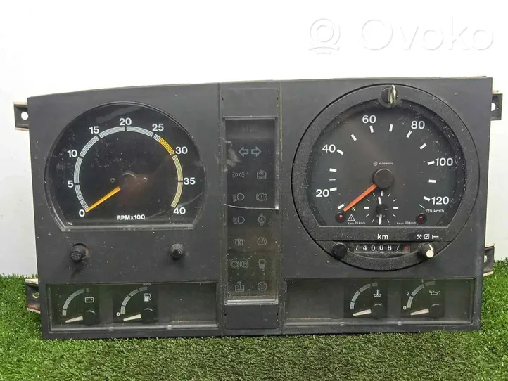 Nissan Laurel Speedometer (instrument cluster) 