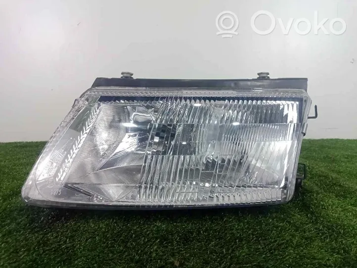 Volkswagen Passat Alltrack Lampa przednia 