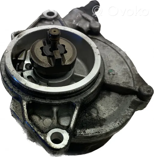 Volkswagen Touareg I Vacuum pump 