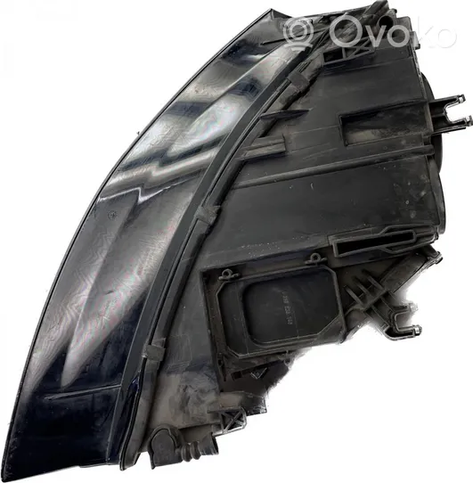 Audi A4 S4 B8 8K Lampa przednia 