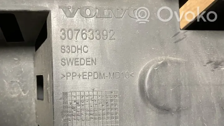 Volvo V70 Absorber zderzaka przedniego 