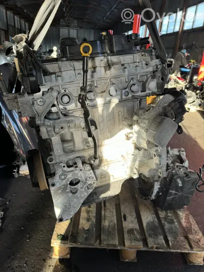 Volvo V40 Silnik / Komplet 