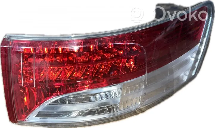 Toyota Avensis T270 Lampa tylna 