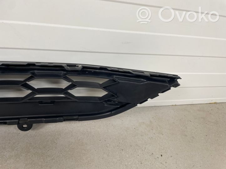 Volkswagen Tiguan Kratka dolna zderzaka przedniego 5NA853677A