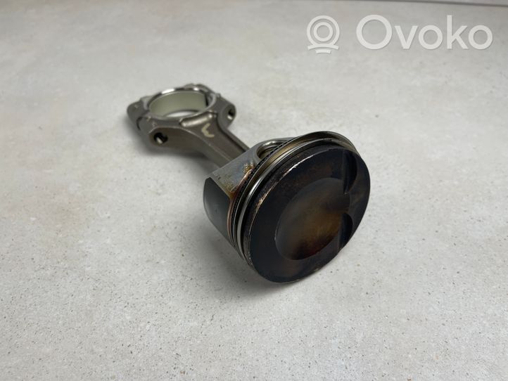 Volkswagen Golf VII Piston avec bielle 06H198401