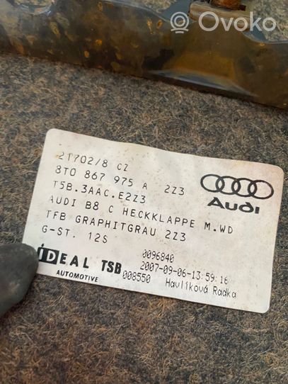 Audi A5 8T 8F Takaluukun alaosan verhoilu 8T0867975A