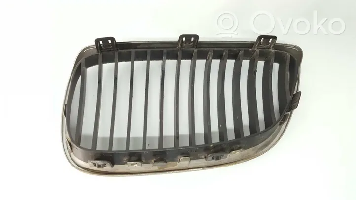 BMW 3 E92 E93 Grille calandre supérieure de pare-chocs avant 22405910