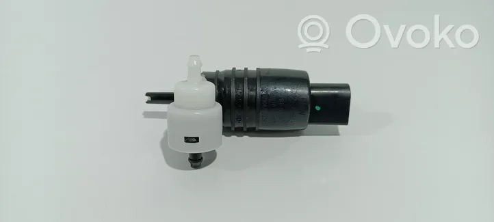 BMW 1 F40 Windscreen/windshield washer pump 