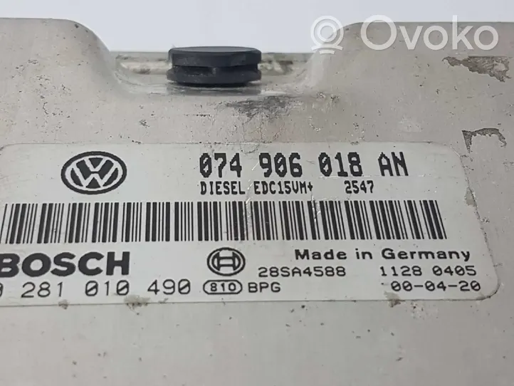 Volkswagen Multivan T4 Komputer / Sterownik ECU silnika 0281010490