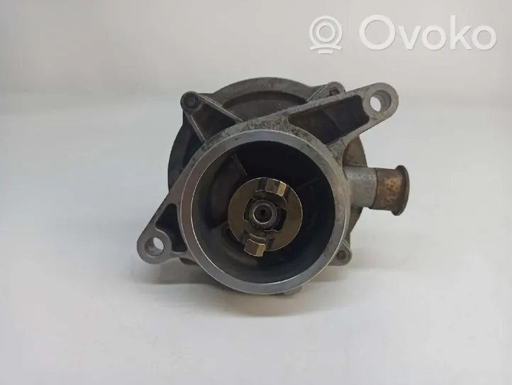 BMW 7 E65 E66 Vacuum pump 