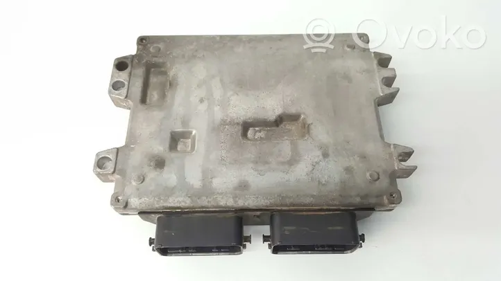 Suzuki Swift Unité de commande, module ECU de moteur MB1123000381