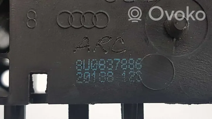 Audi Q3 8U Išorinė atidarymo rankena 8T0837205A