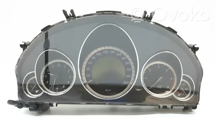 Mercedes-Benz CLK C207 A207 Compteur de vitesse tableau de bord A2C53346463