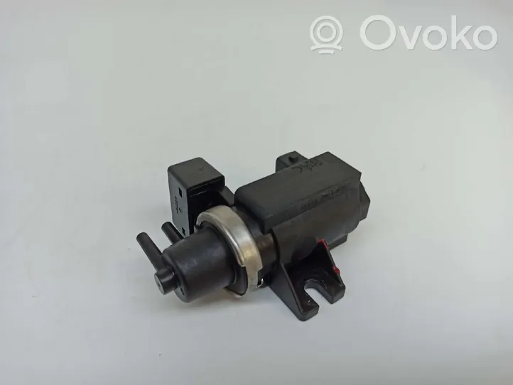 BMW 5 E60 E61 Turboahtimen magneettiventtiili 2247906