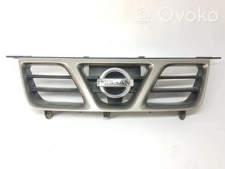 Nissan X-Trail T30 Grille calandre supérieure de pare-chocs avant 62310