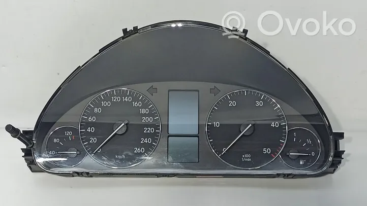 Mercedes-Benz C W203 Compteur de vitesse tableau de bord A2035404947