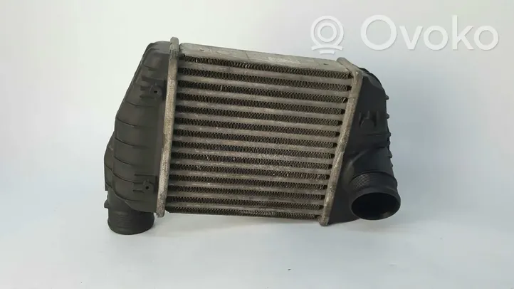 Audi A6 S6 C6 4F Starpdzesētāja radiators 038906051C