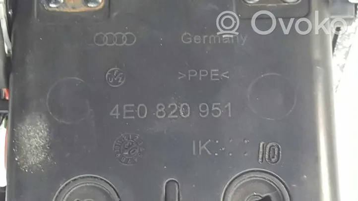 Audi A8 S8 D3 4E Kojelaudan kehys 4E1857115H