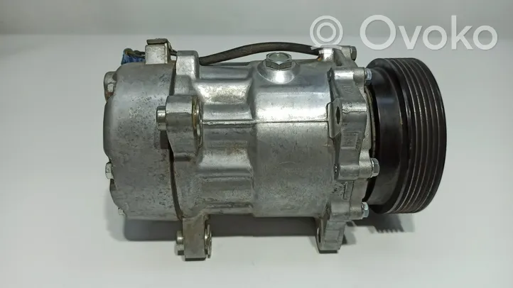 Volkswagen Golf IV Ilmastointilaitteen kompressorin pumppu (A/C) 
