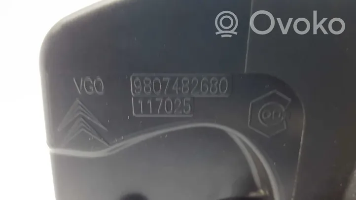 Citroen C4 II Picasso Tapa del depósito de combustible 9676129480