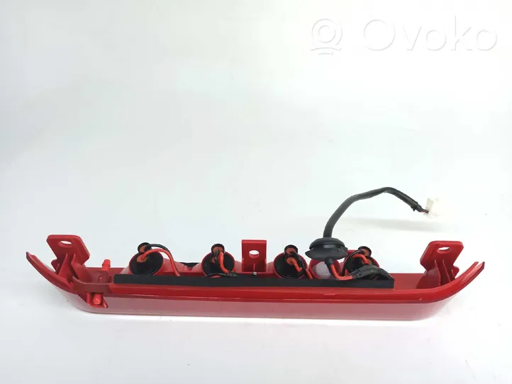 KIA Stonic Third/center stoplight 