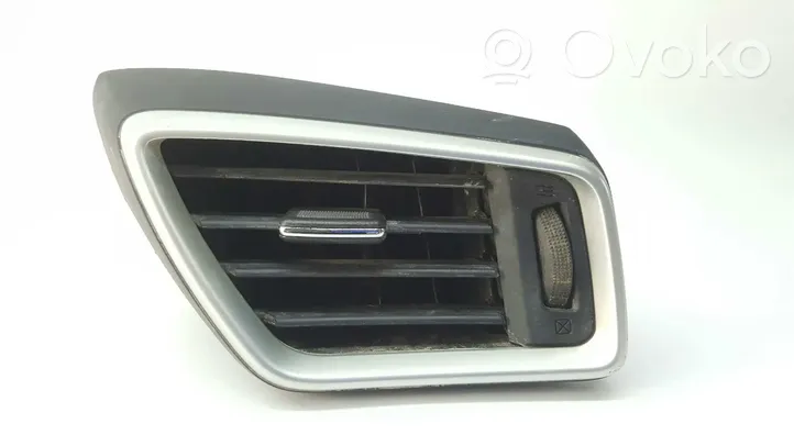 Nissan Qashqai+2 Grille d'aération centrale 