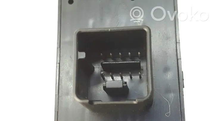 Volkswagen PASSAT B6 Interrupteur commade lève-vitre 