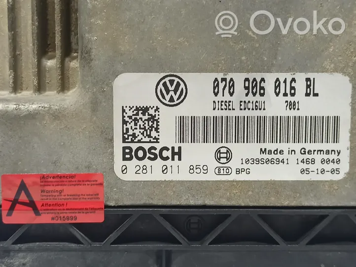 Volkswagen Touareg I Unité de commande, module ECU de moteur 0281011859