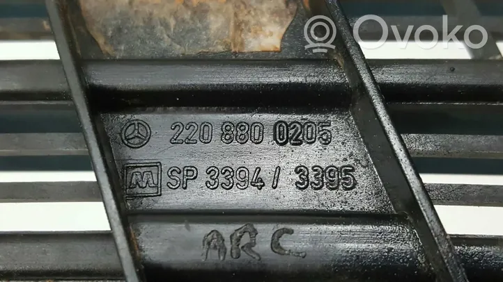 Mercedes-Benz S W220 Moldura del limpia A2208800205594