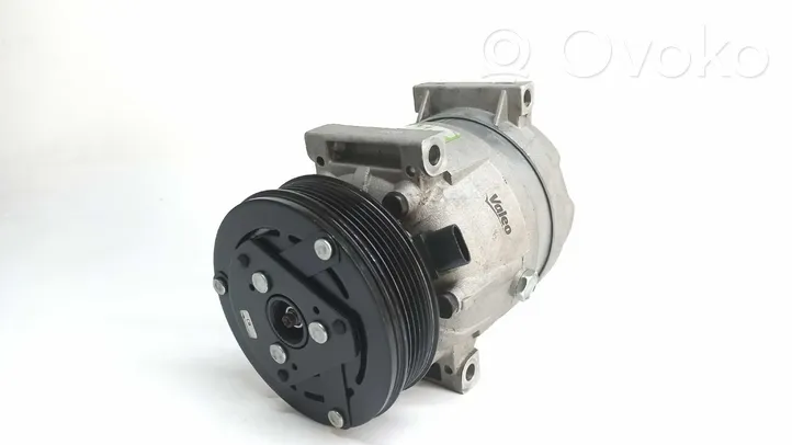 Renault Megane I Air conditioning (A/C) compressor (pump) 699143