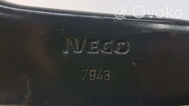 Iveco Daily 4th gen Braccio di controllo sospensione anteriore inferiore/braccio oscillante 500334717